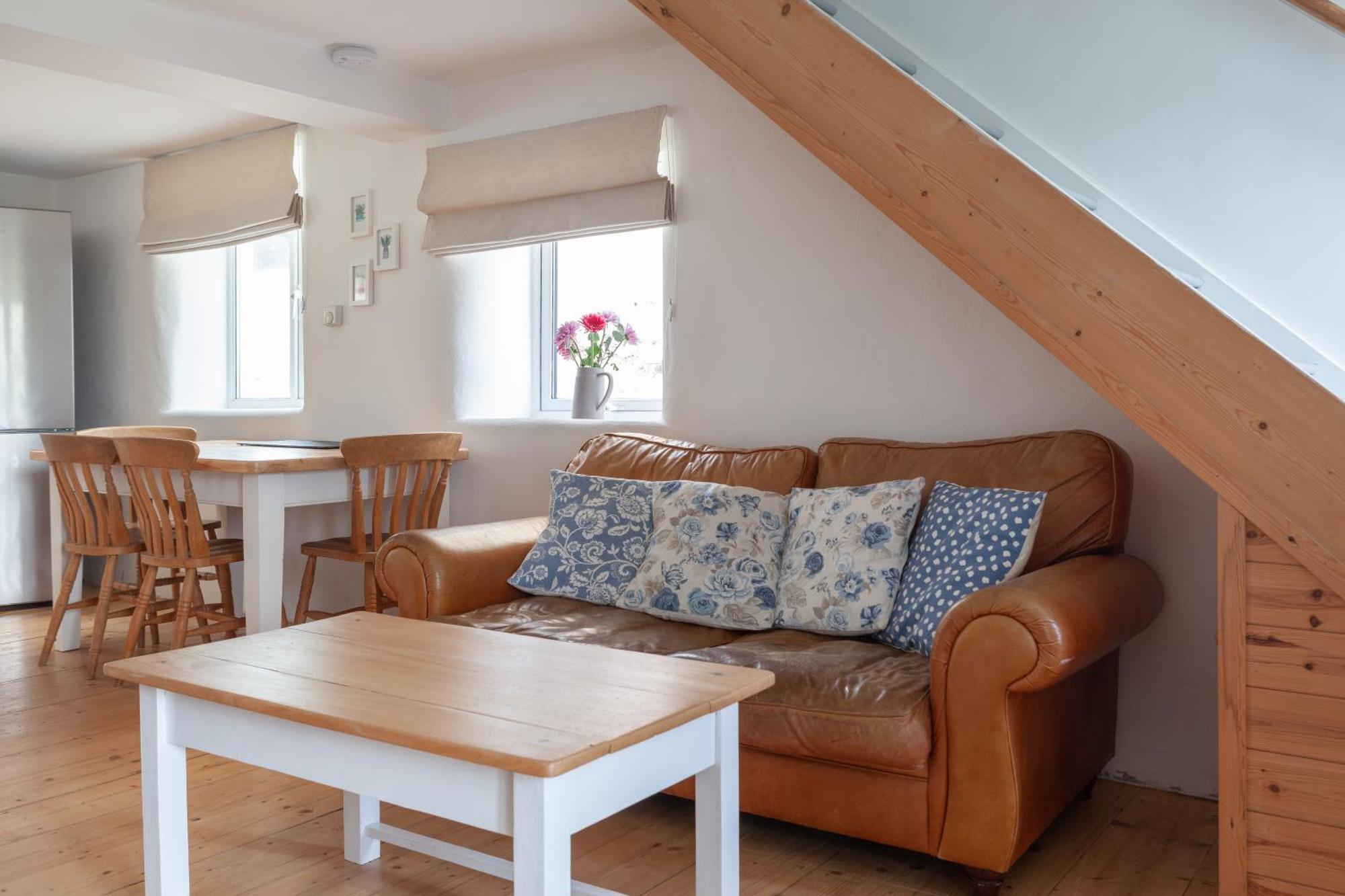 Cosy Beachside Cottage Bigbury Номер фото