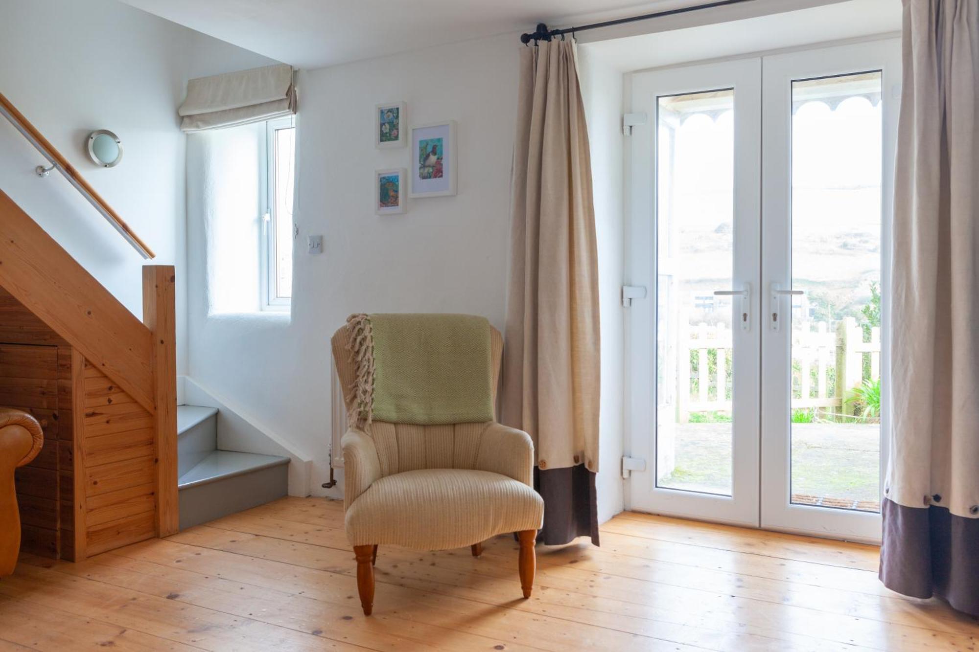 Cosy Beachside Cottage Bigbury Номер фото