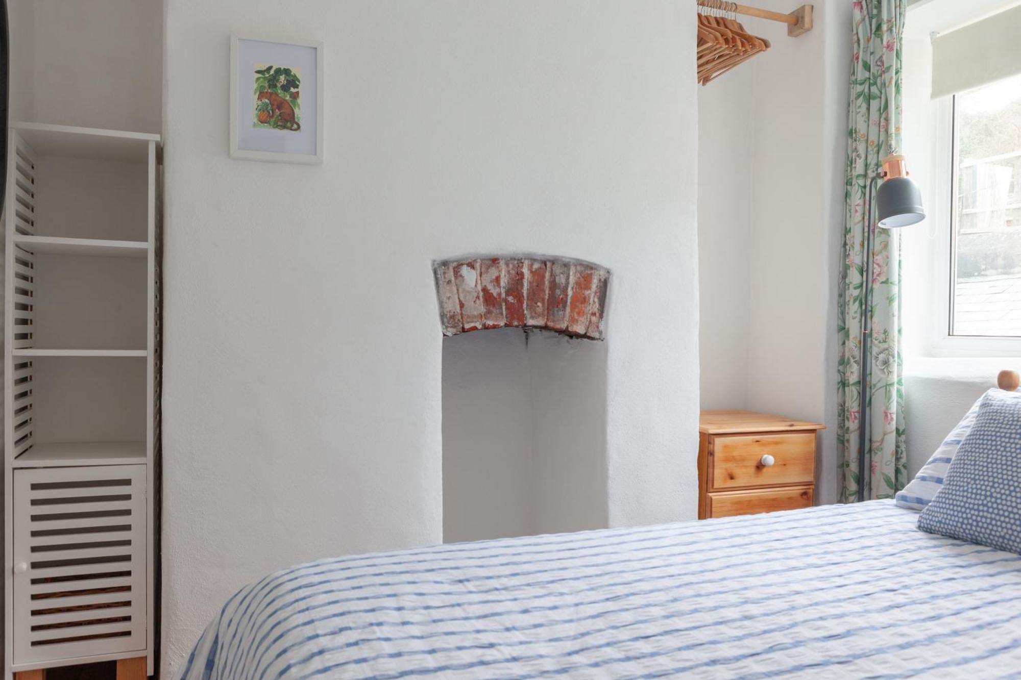 Cosy Beachside Cottage Bigbury Номер фото